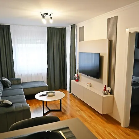 Hedonist Centar 7 Luxury Apartment