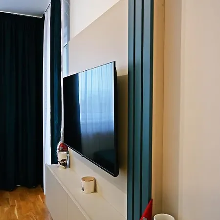 Διαμέρισμα Hedonist Centar 7 Luxury Ντόμποϊ
