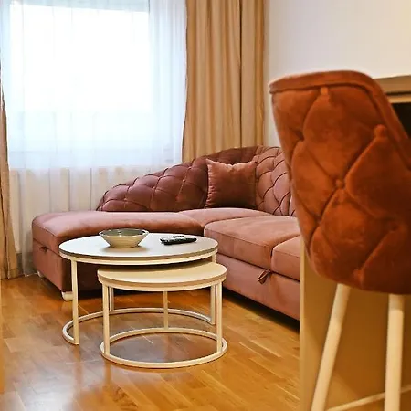 Hedonist Centar 7 Luxury *