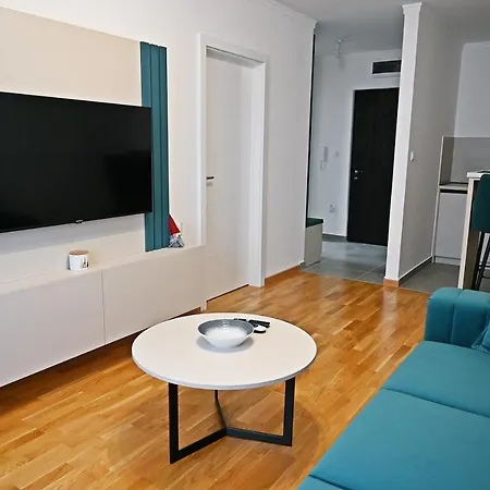 Hedonist Centar 7 Luxury