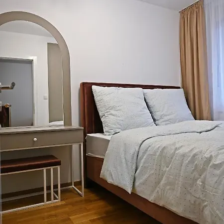 Hedonist Centar 7 Luxury Apartment