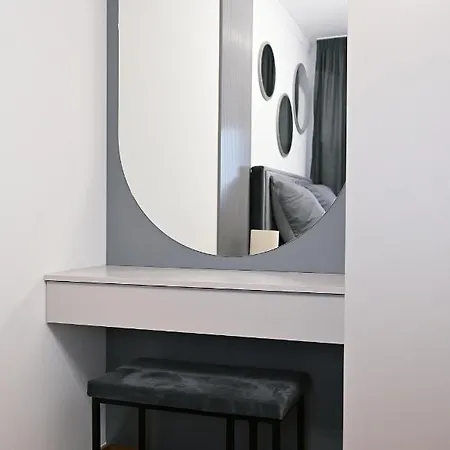 Hedonist Centar 7 Luxury