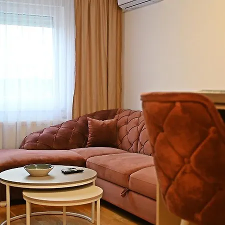 Hedonist Centar 7 Luxury *