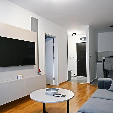 Hedonist Centar 7 Luxury