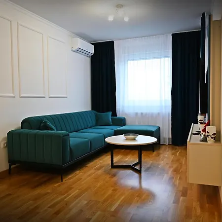 Hedonist Centar 7 Luxury