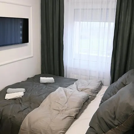 Hedonist Centar 7 Luxury