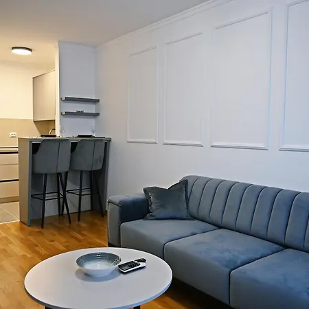 Hedonist Centar 7 Luxury * Ντόμποϊ