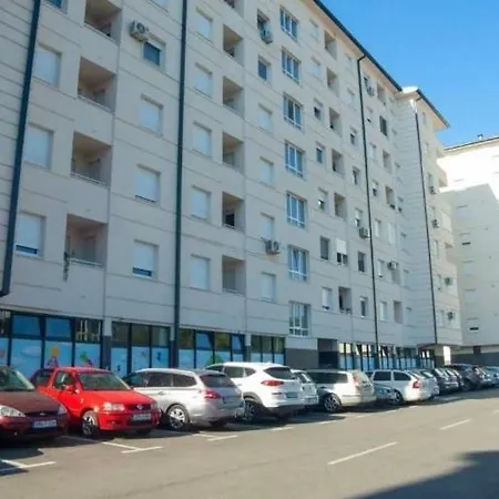 Hedonist Centar 7 Luxury * Ντόμποϊ